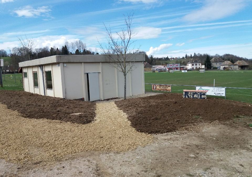 Construction solidaire du club house du club de rugby de Corbelin